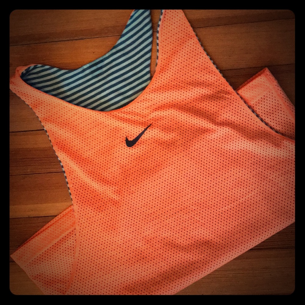 NIKE REVERSIBLE RACERBACK
